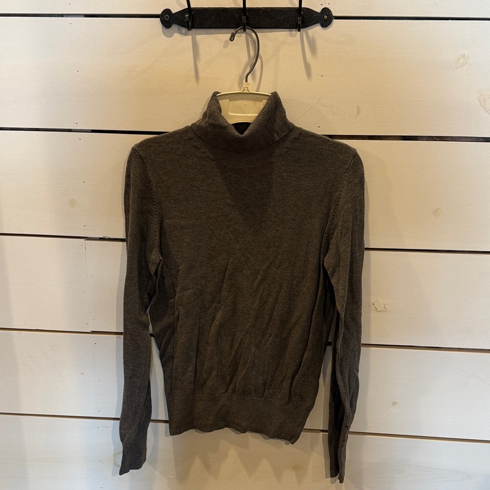 Woman’s Gray Turtleneck Sweater